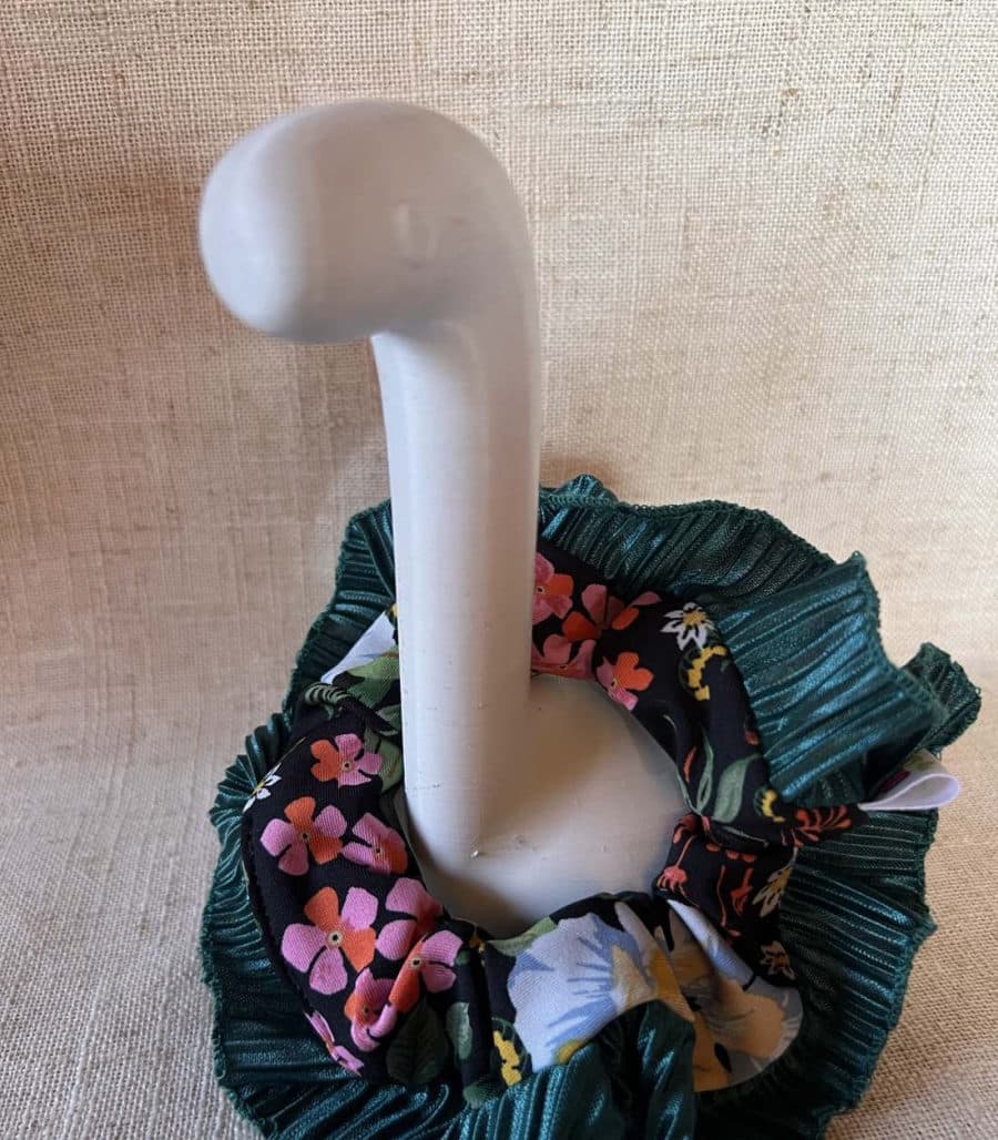 Mini Jardín — Floral negro con tul verde