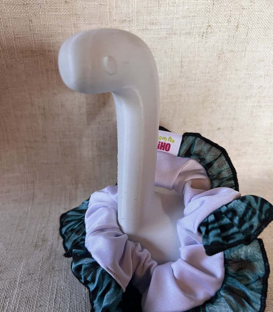 Mini Lila — Lila con tul verde oscuro
