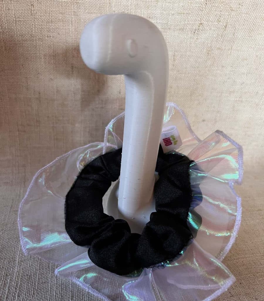 Mini Perla — Negro con tul blanco iridiscente