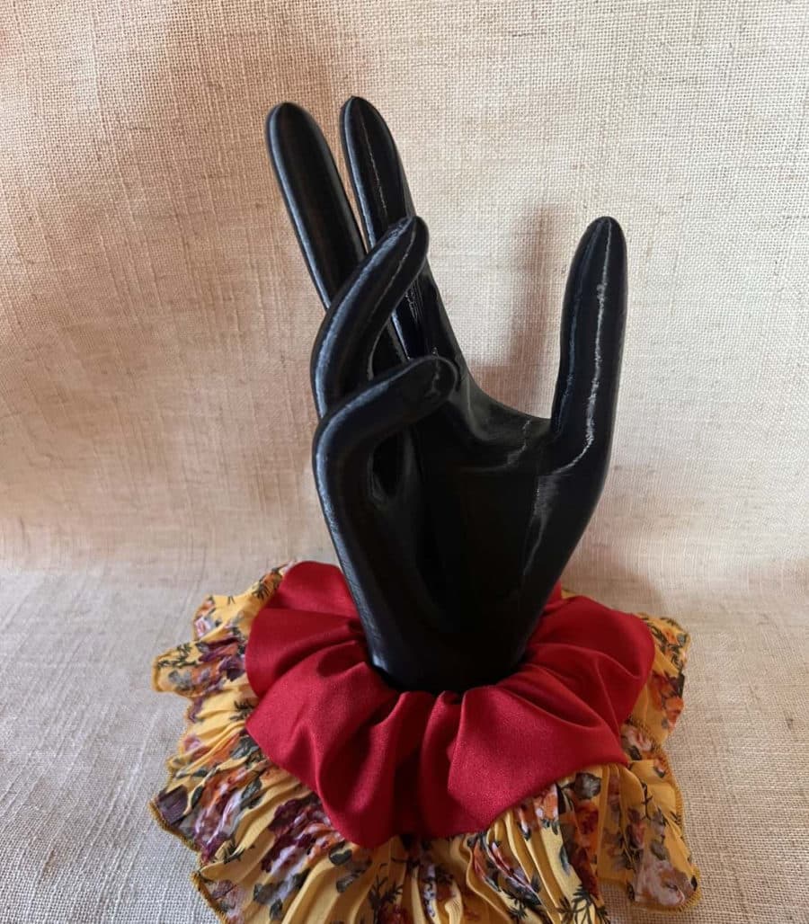 Rumba Coqueta — Rojo con vuelo mostaza floreado