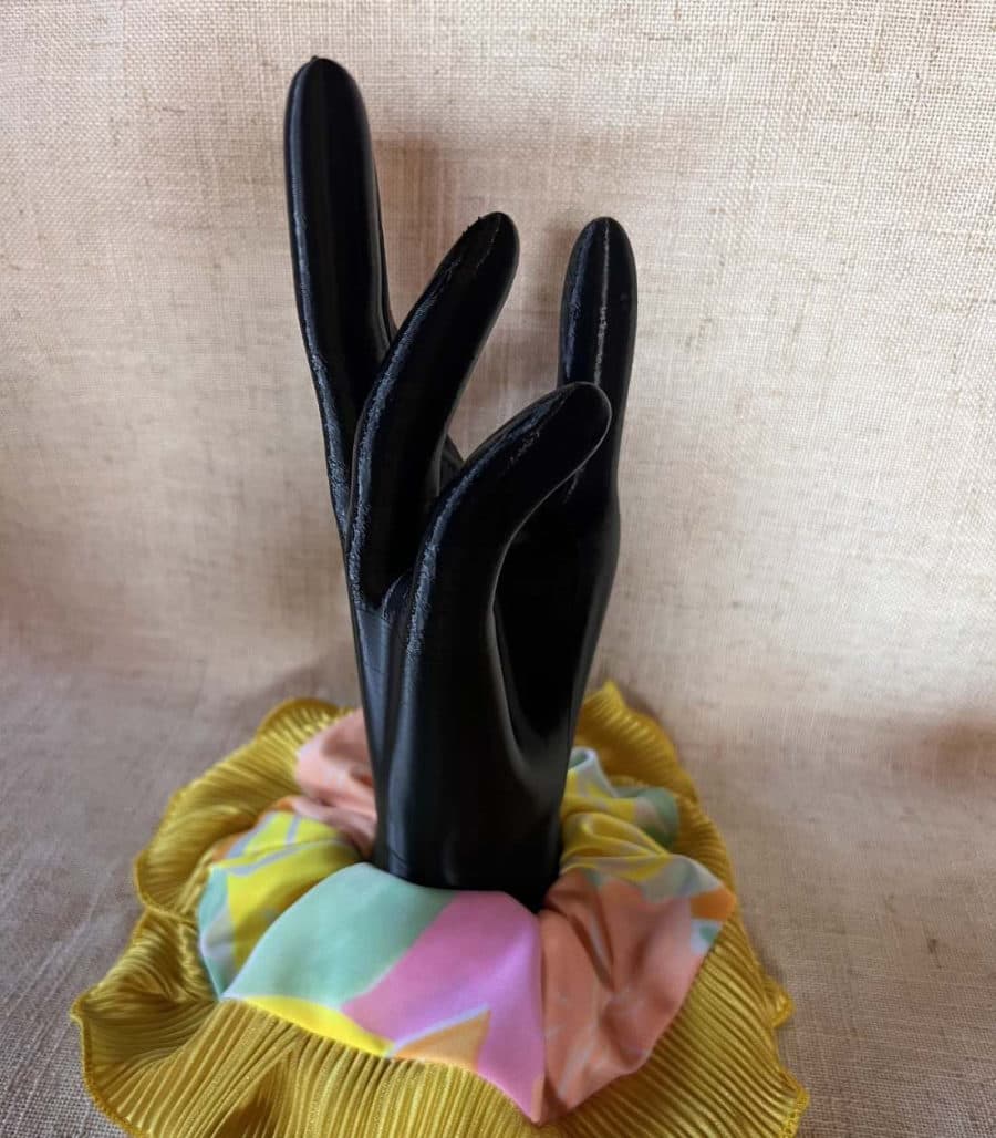 Rumba Tropical — Estampado tropical con vuelo dorado